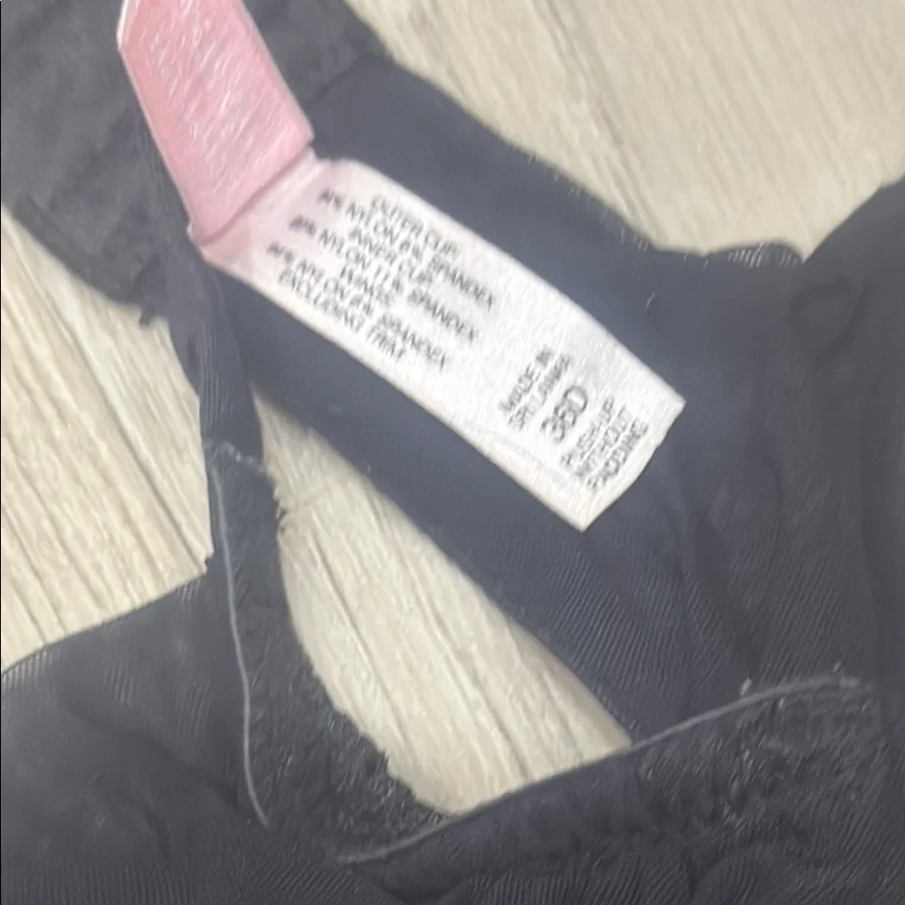 (2) 36D VS Very Sexy Push-up without Padding - Victoria’s Secret - Picture 3 of 7